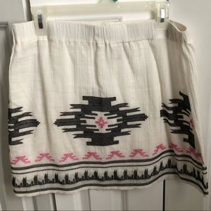 White Aztec skirt size XL BNWOT never worn $15